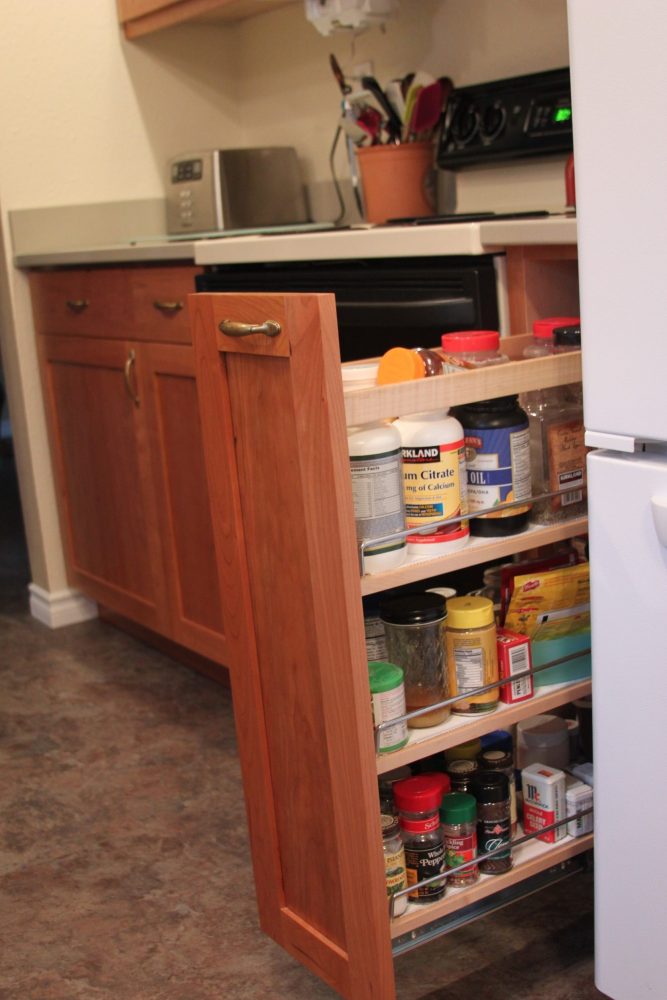 Storage solutions: AKURUM IKEA pantry pull-out