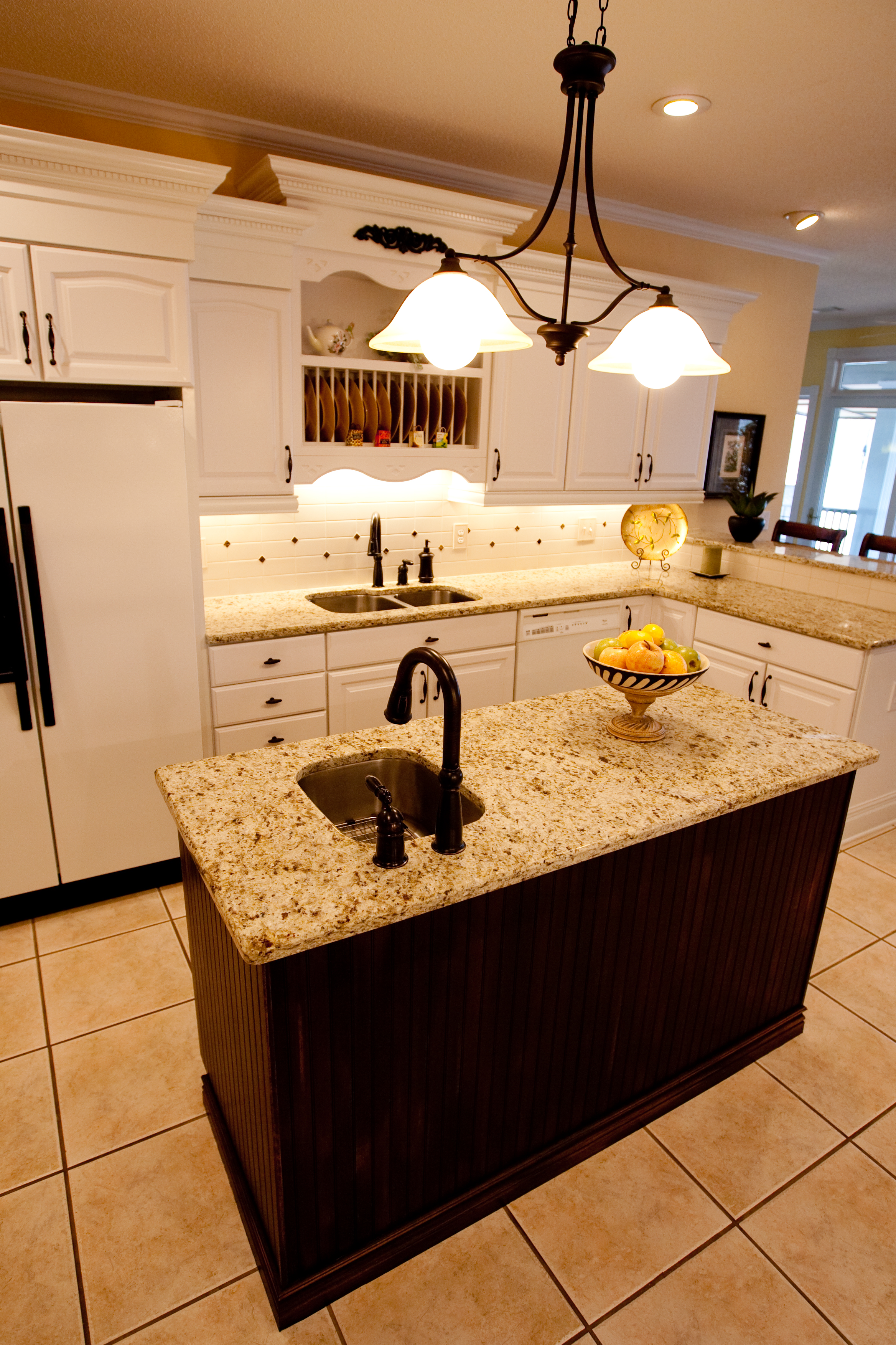 A small  kitchen  island  that works