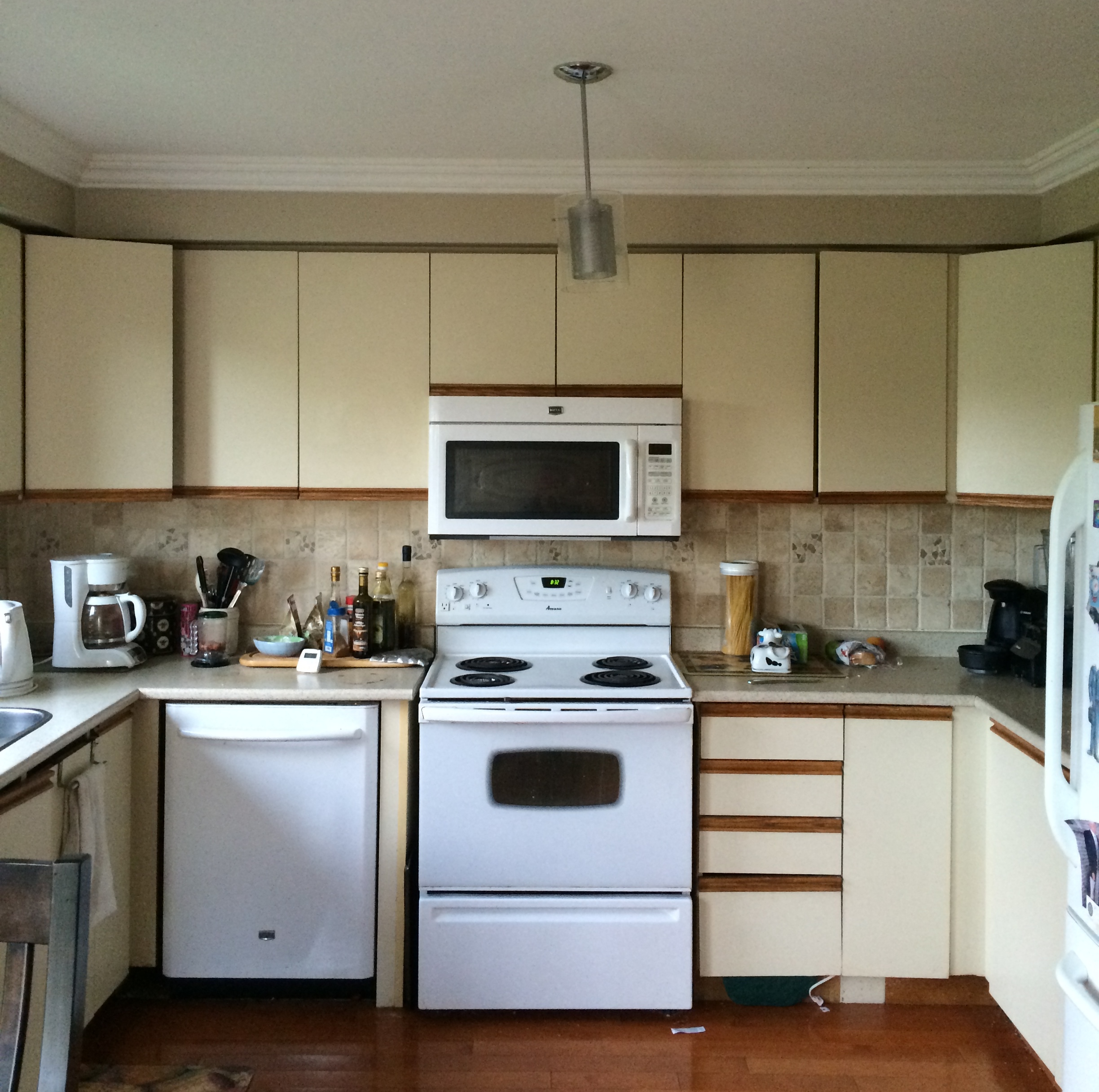 A Refreshing IKEA Facelift for a Canadian Kitchen 