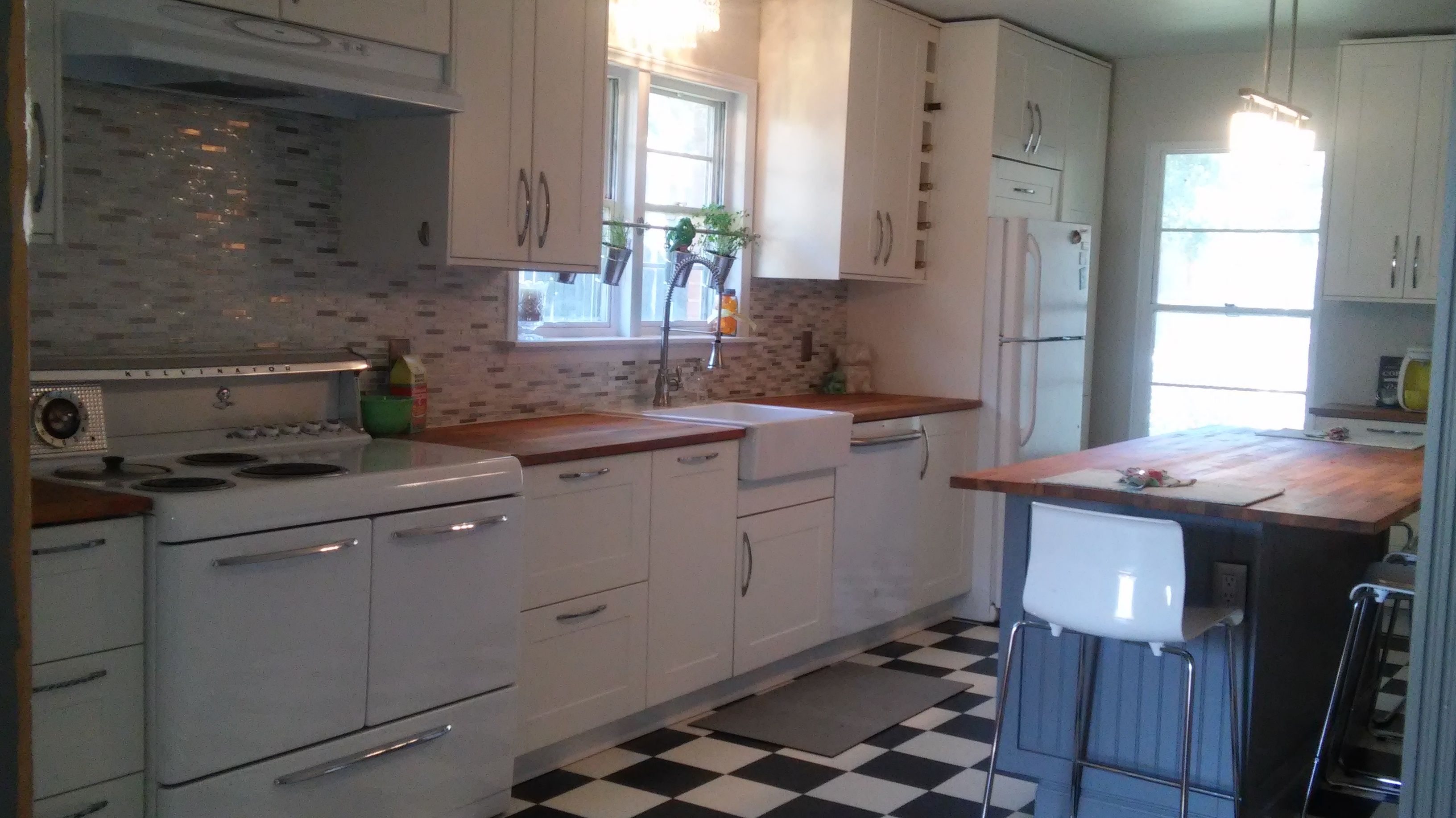 An IKEA iKitcheni with Modern and iVintagei Touches