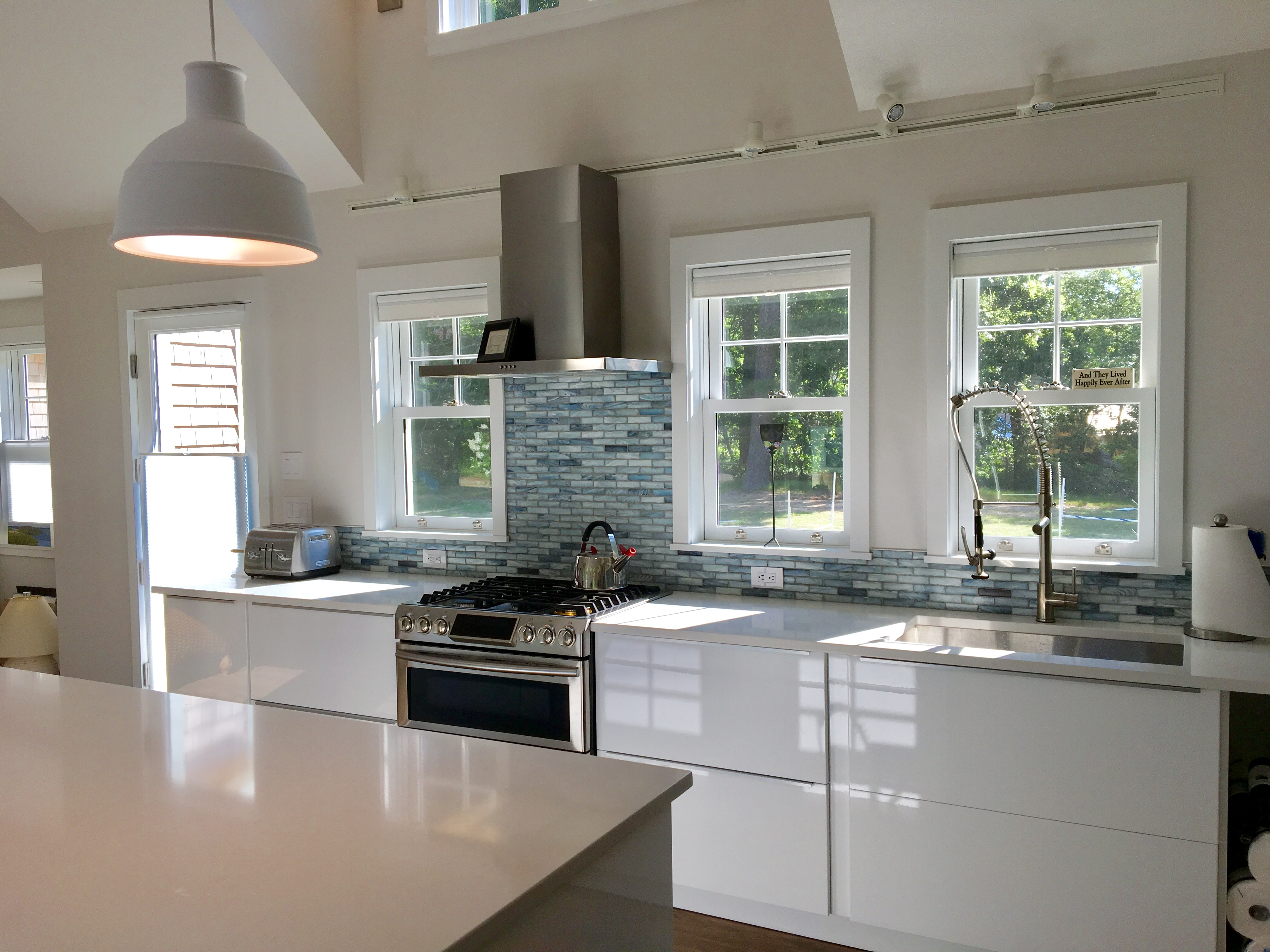 Modern White Kitchen 1 