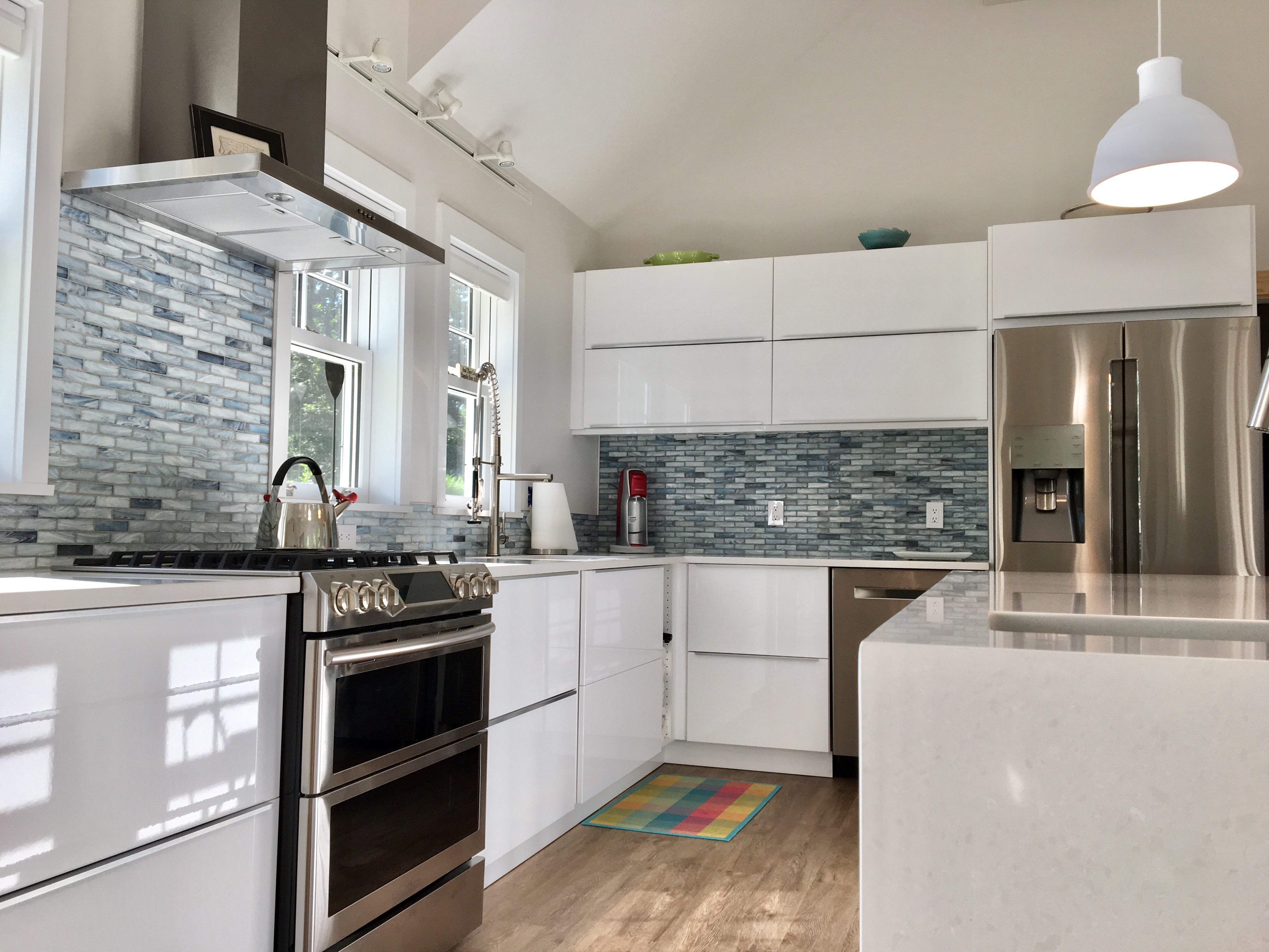 Modern White Kitchen 6 