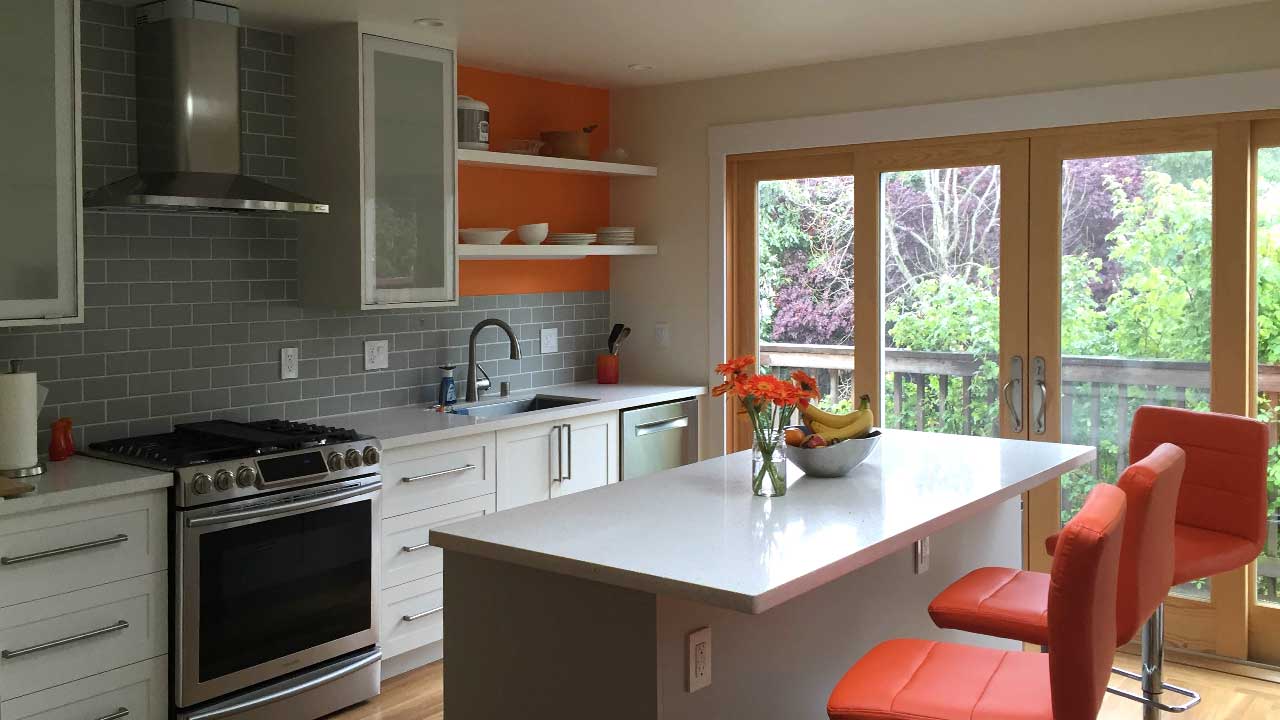Common kitchen design mistakes: countertop overhangs