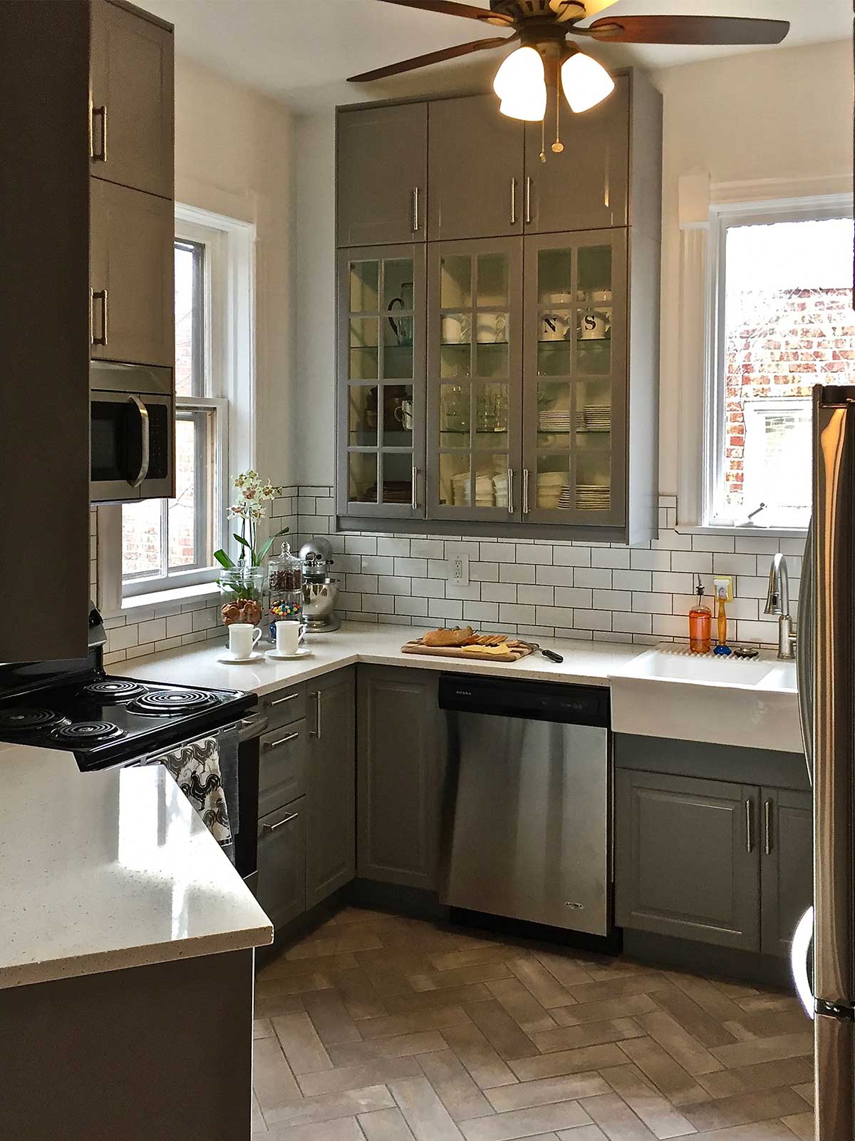 Gorgeous kitchen with bread board on counter